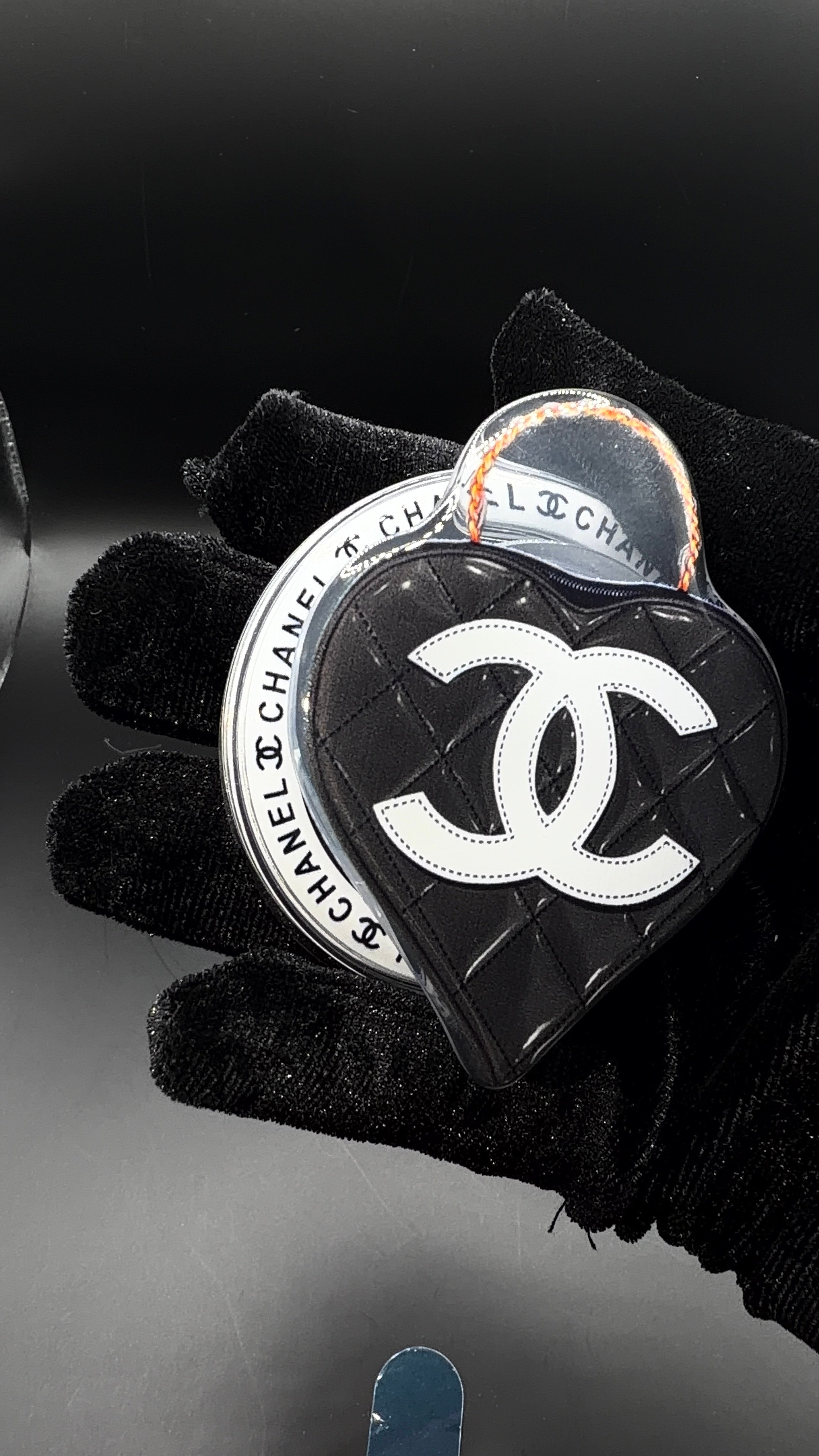 Black Chanel Heart Popsocket