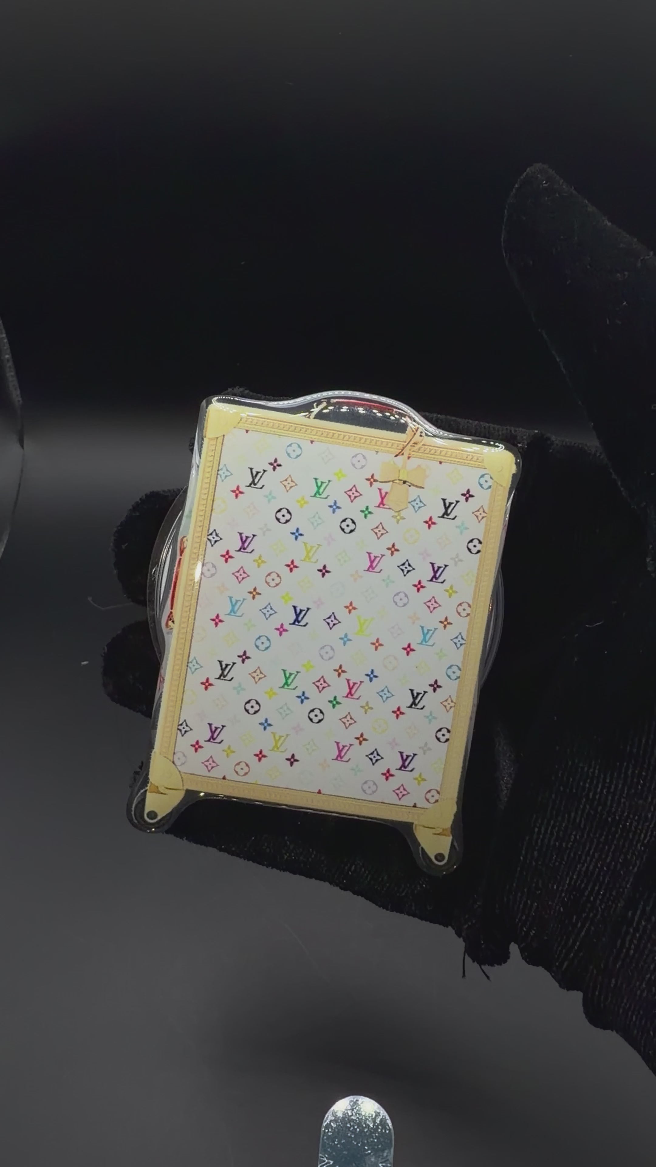 Lv suitecase Popsocket
