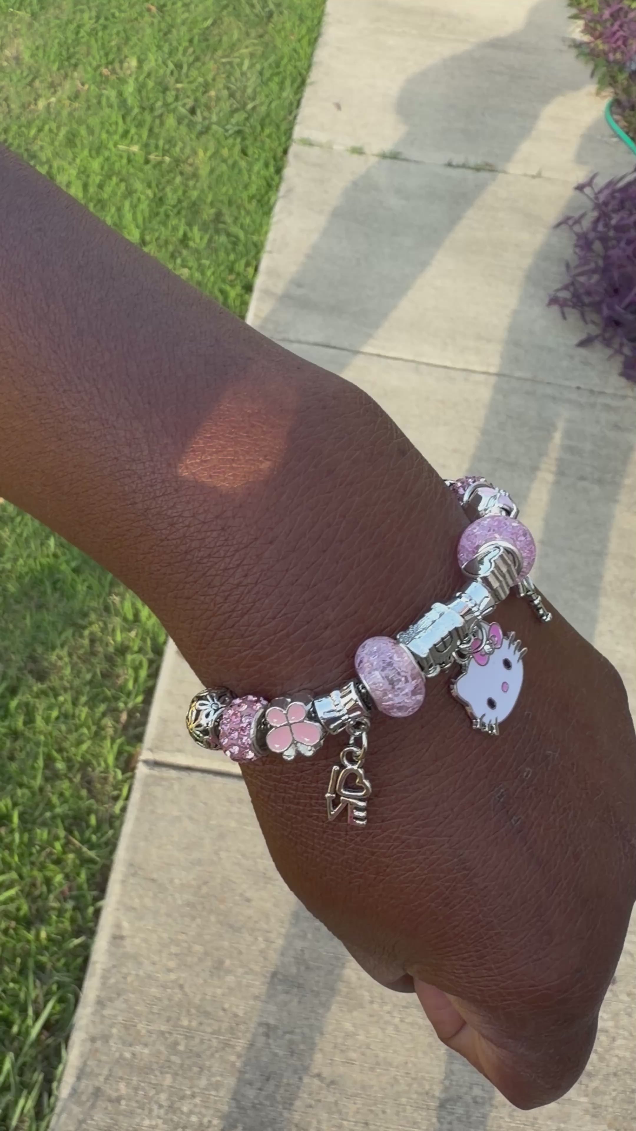 Hk love Bracelet 2