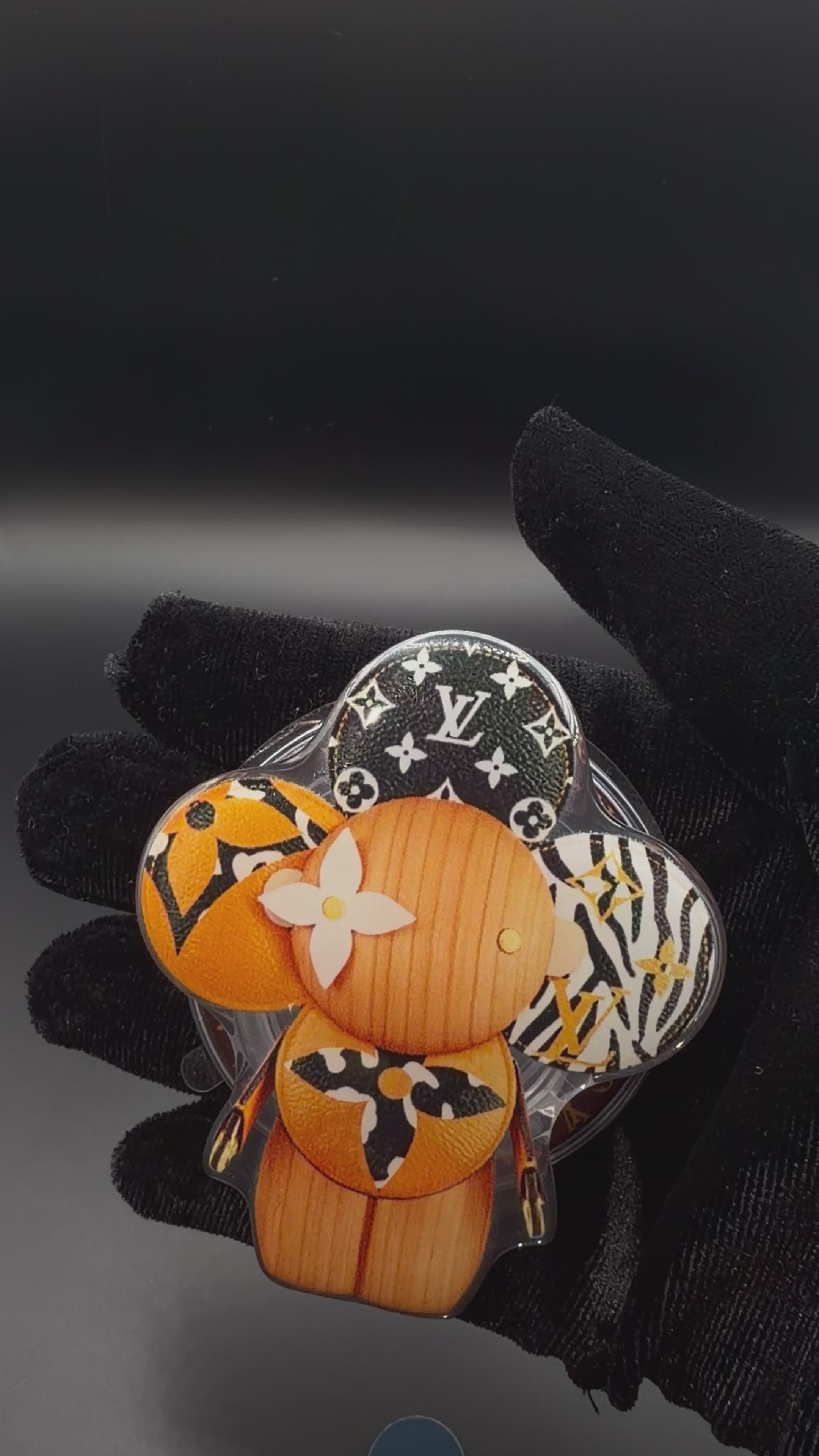 Black Lv ViviennePopsocket