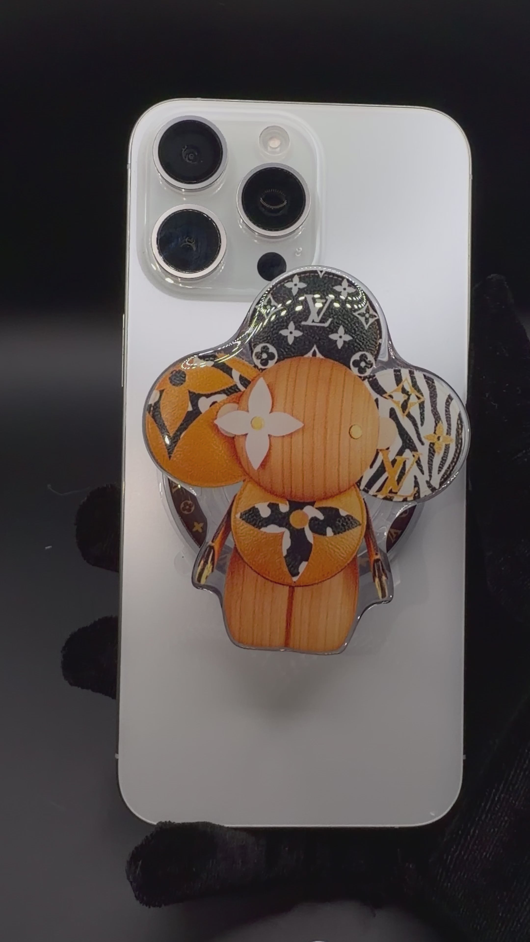 Black Lv ViviennePopsocket